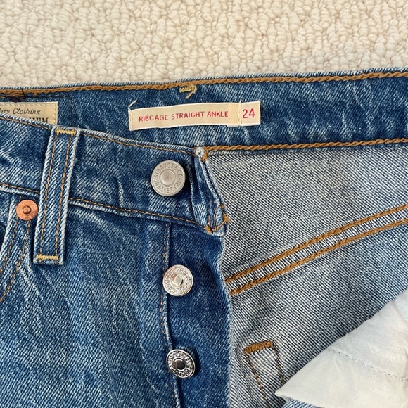 Levi's Ribcage Straight (Full Length) in size 24 - Picture 2 of 5